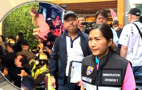 Thai and Filipino transsexuals in Sukhumvit Street battle.